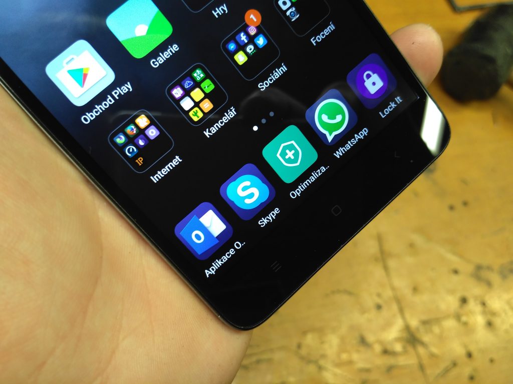Xiaomi Redmi Note 3 Pro - Senzorová tlačítka pod displejem