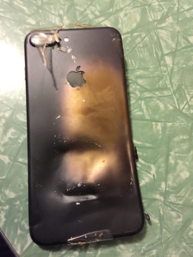 iPhone 7 explodoval v nerozbalené krabičce