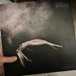 Hlavní fotoaparát, velmi špatné světlo s nočním režimem