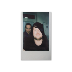 Fotka pořízena s Instax Mini 12 a neskenovaná aplikací Instax UP!