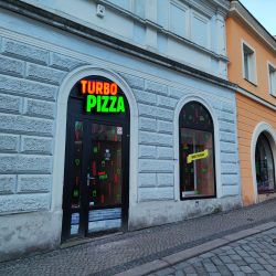 Hlavní fotoaparát, horší světlo brzy ráno