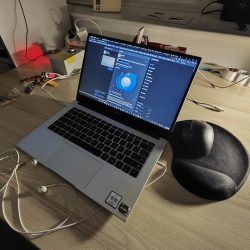 Ultraširokoúhlý fotoaparát, špatné světlo, noční režim