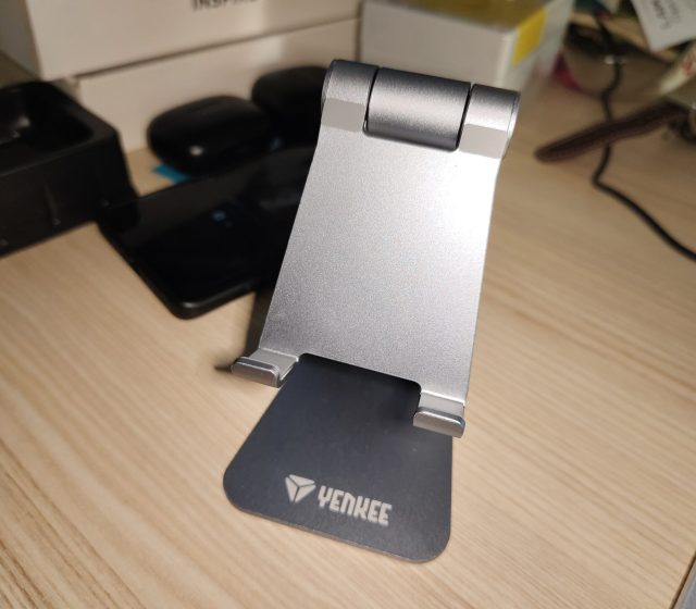 Aura Light s automatickým nastavením teploty světla