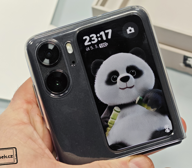 Mobil s plastovým krytem