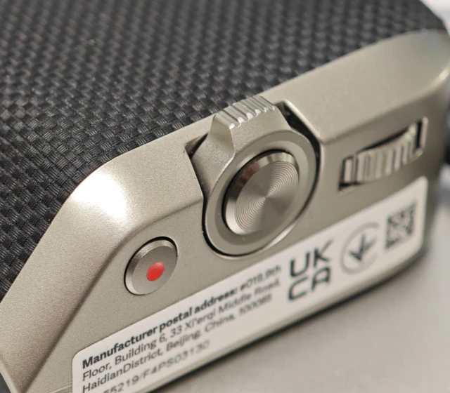 Aplikace od výrobce, 5x zoom, automatika