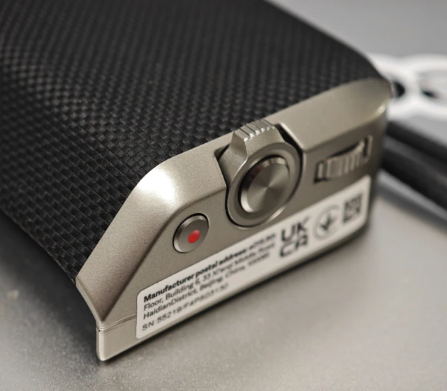 Aplikace od výrobce, 3,2x zoom, automatika